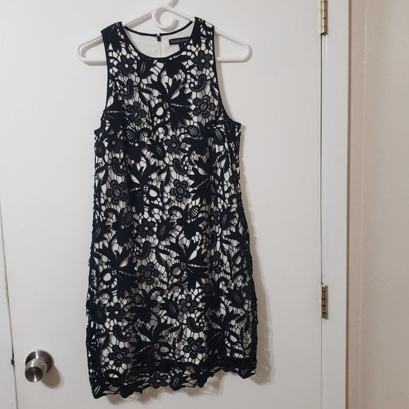 Black Crochet Lace with White Lining Dress By Banana Republic Size 6 - Picture 2 of 5